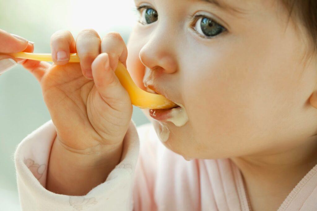 4 nguyên tắc vàng cho mẹ lên khẩu phần ăn cho trẻ suy dinh dưỡng